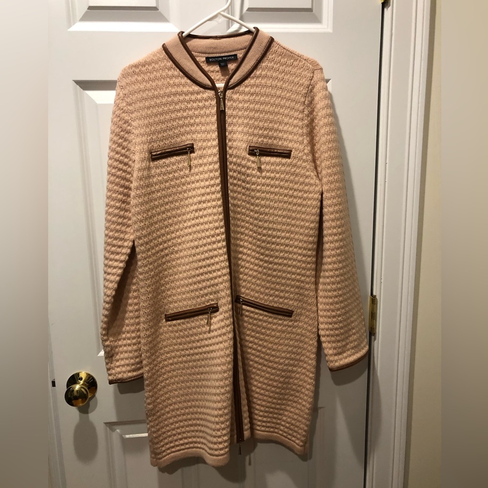 Boston Proper Lg sweater with trim